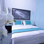 رد آند بلو ديزاين
