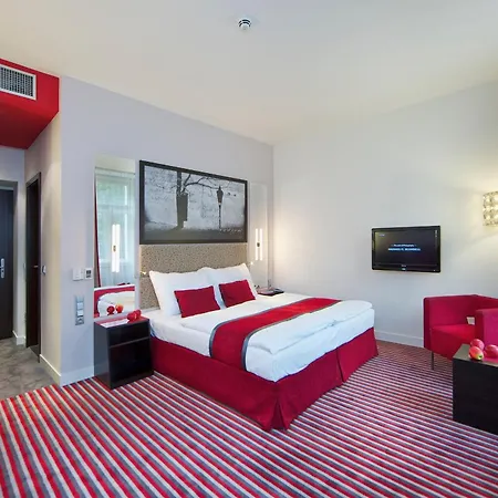 Red&blue Design Hotel