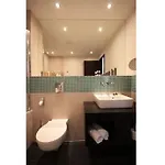 رد آند بلو ديزاين فندق 4*