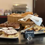 رد آند بلو ديزاين فندق براغ