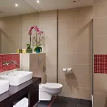 رد آند بلو ديزاين 4* براغ