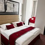 Hotel Red & Blue Design 4*