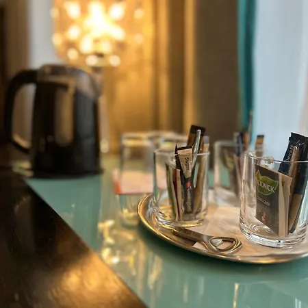 布拉格红与蓝设计酒店 酒店