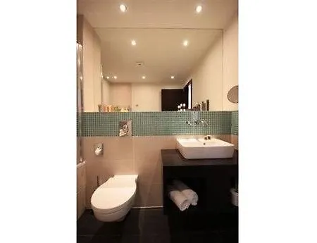 布拉格红与蓝设计酒店 酒店 4*