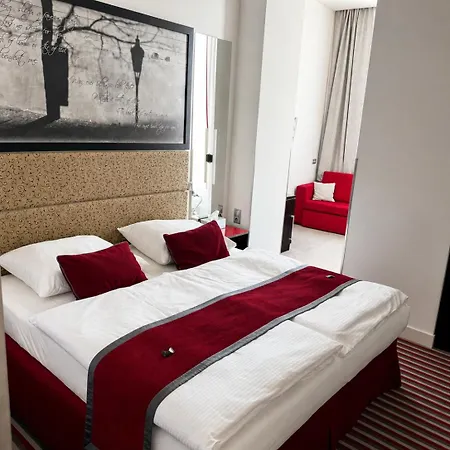 Hotel Red & Blue Design 4*