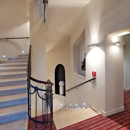 Red & Blue Design 4* Prague