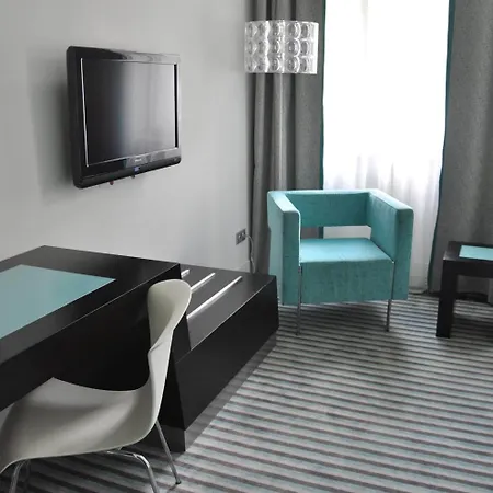 Red & Blue Design Hotel 4*
