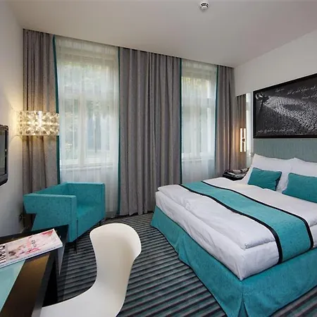 Hotel Red & Blue Design 4*