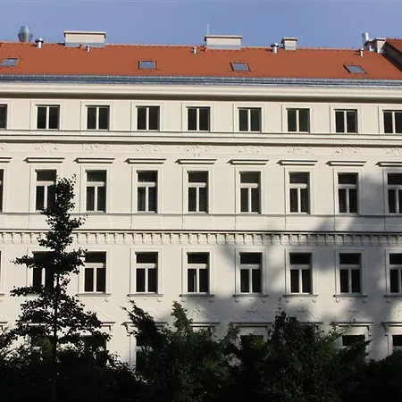 Red & Blue Design 4* Prague
