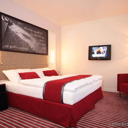 布拉格红与蓝设计酒店 酒店
