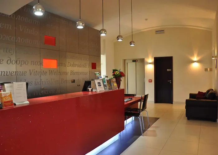 Otel Red & Blue Design