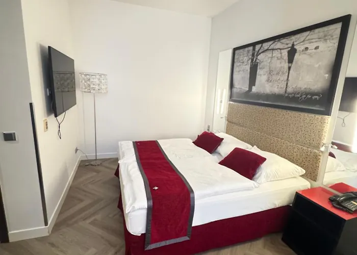 Red & Blue Design Otel