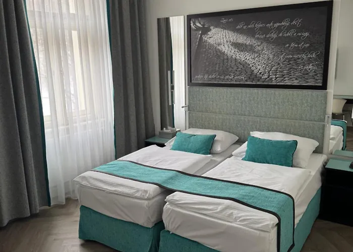 Red & Blue Design Otel