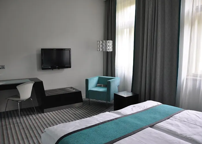 Hotel Red & Blue Design 4*