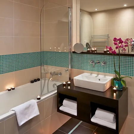 Hotel Red & Blue Design 4*